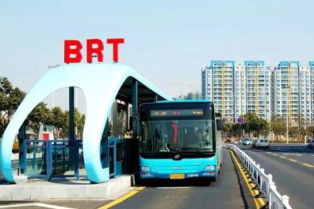 拉卡拉：广州BRT引进公交二维码刷卡设备，将支持腾讯乘车码一键乘车