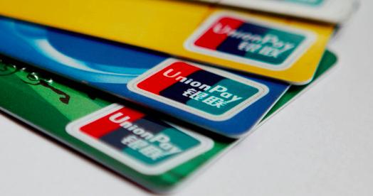 拉卡拉POS机免费办理：银行卡借给朋友，被用来跑分了，犯法吗？