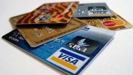 拉卡拉POS机电签版：职场小白怎么拥有额度十万的信用卡？